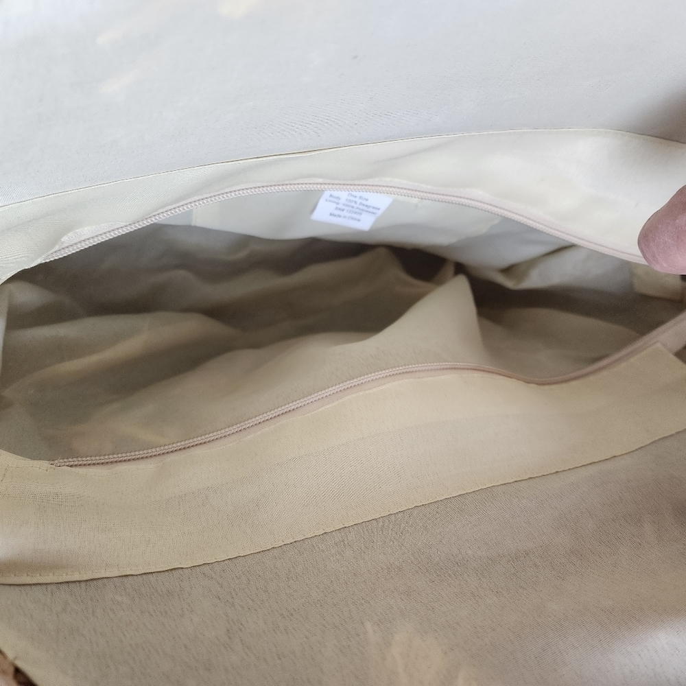 Bay Sky Sea Grass Round Embroidered Floral Tote Bag NWT - Picture 4 of 7